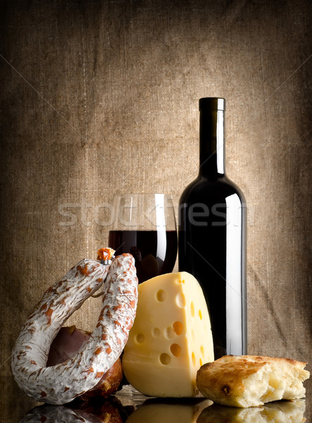 [[stock_photo]]: Vin · pain · saucisse · vieux · toile · verre