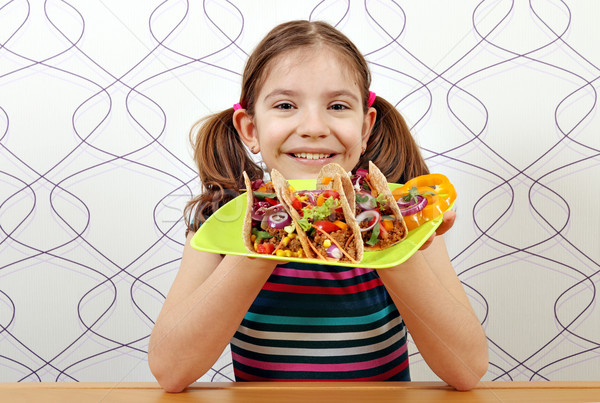 Glücklich kleines Mädchen Tacos Mittagessen Essen Lächeln Stock foto © goce