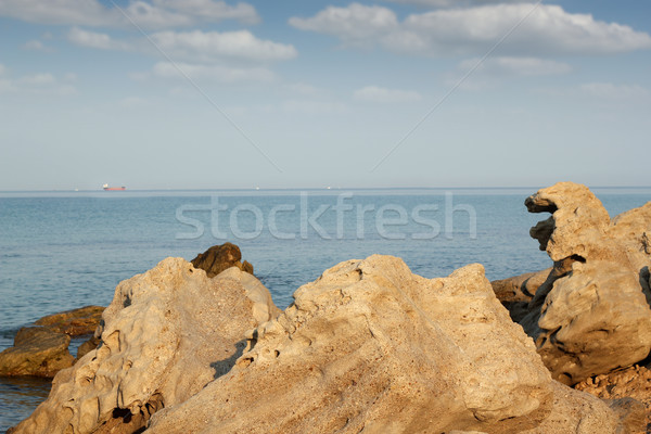 Seenlandschaft Felsen Schiff Wasser Meer Sommer Stock foto © goce