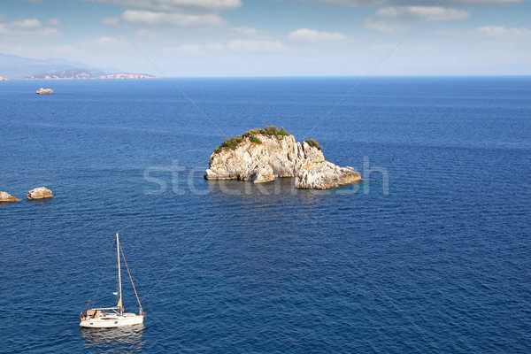 Yacht mer eau bleu bateau amusement Photo stock © goce