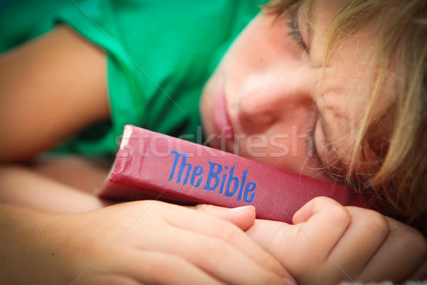 Keresztény gyermek Biblia alszik kút elnyűtt Stock fotó © godfer