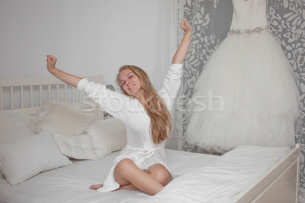 Сток-фото: счастливым · невеста · свадьба · утра · спальня · женщину