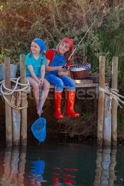 Lata dzieci połowów zatoczka jezioro staw Zdjęcia stock © godfer