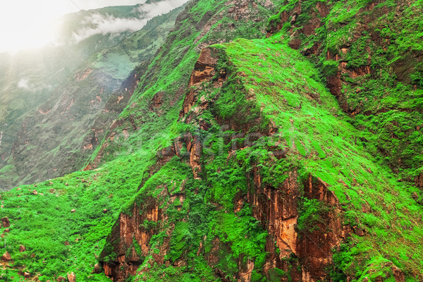 Trekking Nepal frumos peisaj himalaya munţi Imagine de stoc © goinyk