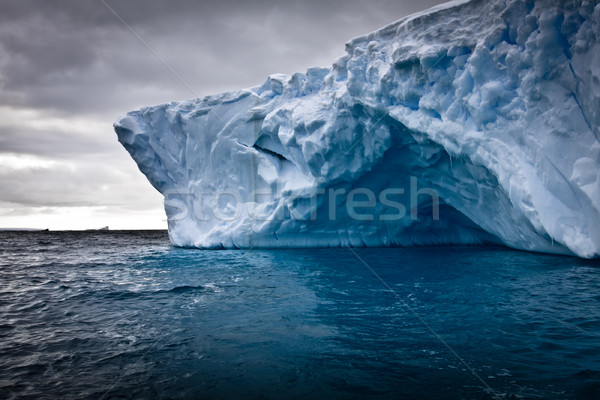 Icebergue neve água oceano azul viajar Foto stock © goinyk