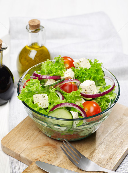 Salatschüssel Tabelle frischen Küche Gemüse Zwiebel Stock foto © goir