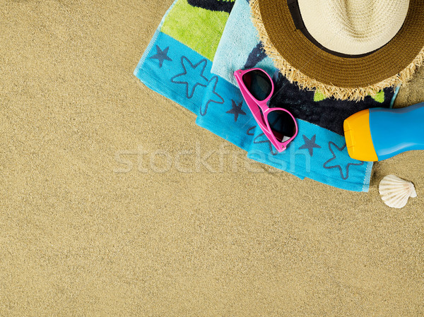 Playa escena espacio de la copia toalla de playa gafas de sol sombrero Foto stock © goir