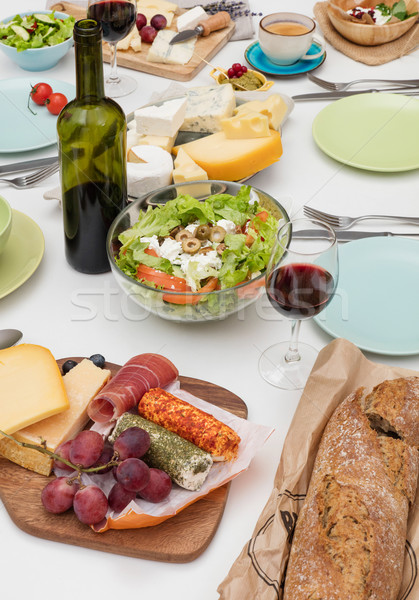 Eettafel tafel gerechten wijn Stockfoto © goir
