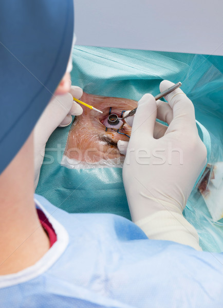 Femeie ochi deschide spital medic Imagine de stoc © goir