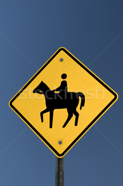 Ló elsőbbségadás kötelező mély kék ég felirat törvény Stock fotó © Gordo25