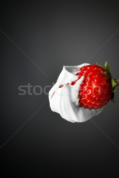 Fragola yogurt bianco crema isolato Foto d'archivio © gorgev