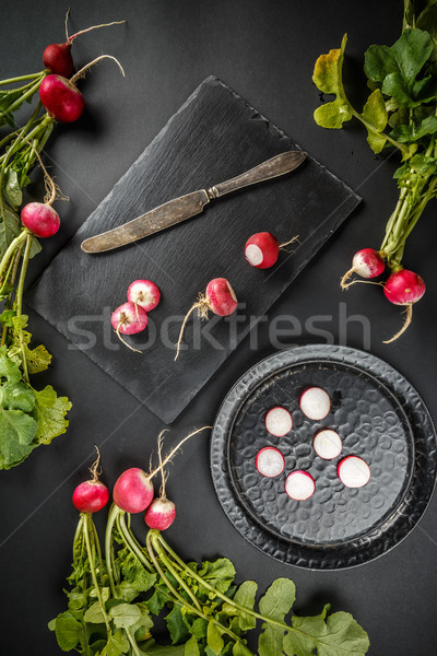 Frisch Radieschen top Ansicht schwarz Hintergrund Stock foto © grafvision