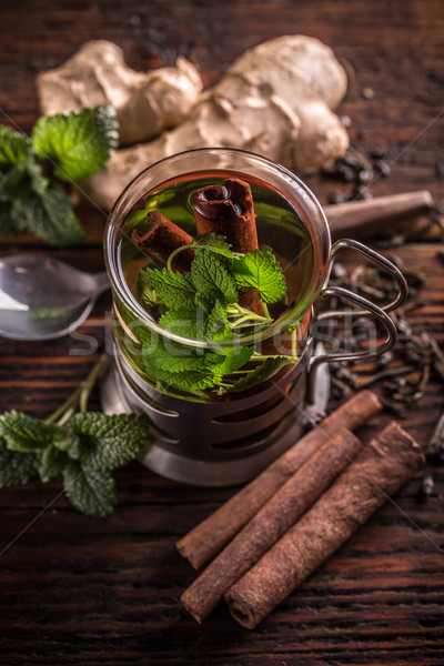 Mięty herbaty rustykalny tabeli pozostawia Zdjęcia stock © grafvision