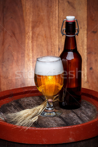 Vidrio frescos cerveza barril Foto stock © grafvision