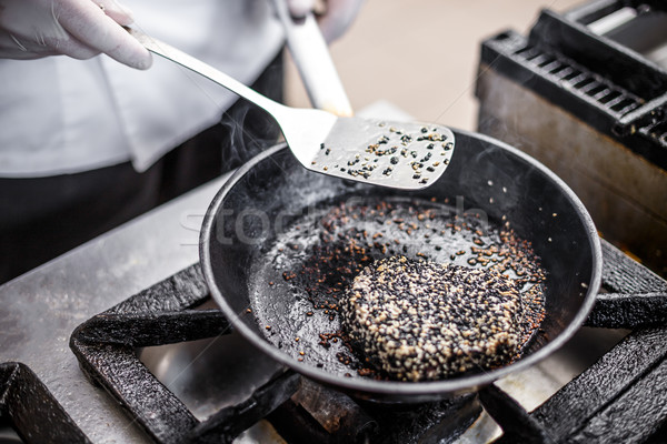 Roşu ton friptură alb negru Imagine de stoc © grafvision