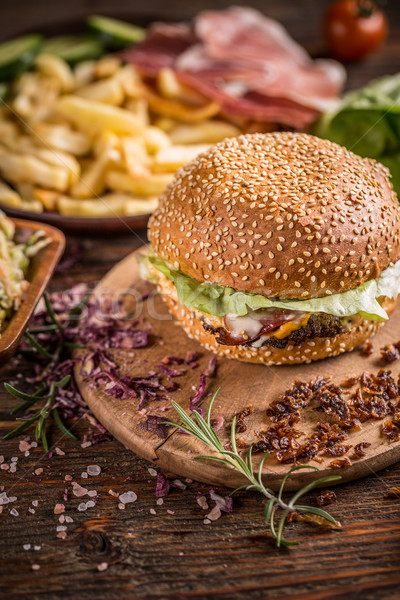 [[stock_photo]]: Boeuf · Burger · chignon · séché · oignon · laitue