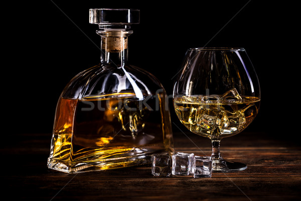 Imagine de stoc: Brandy · sticlă · gheaţă · bar · sticlă · cocktail
