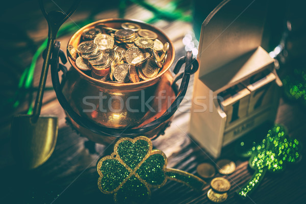 Feliz día de san patricio olla oro fiesta calendario Foto stock © grafvision