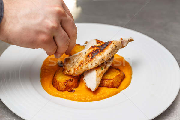 Petto di pollo bistecca carota chef cena piatto Foto d'archivio © grafvision