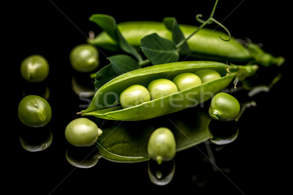 Fresh green peas Stock photo © grafvision