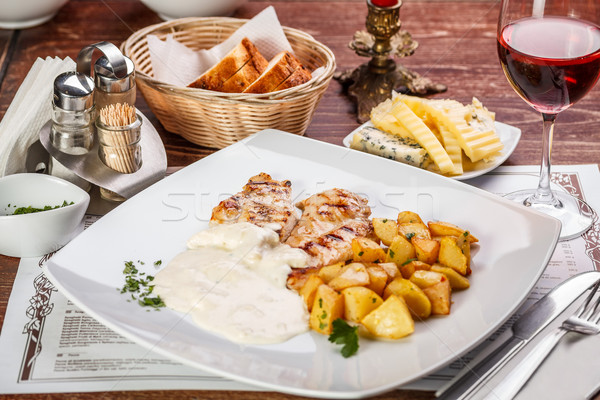 Stockfoto: Gegrilde · kip · borst · aardappel · vier · restaurant · kaas