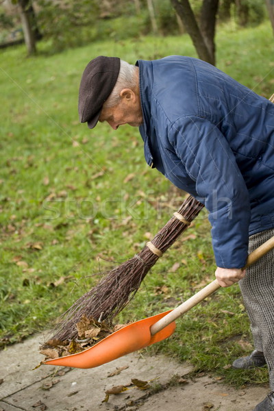 Oude man portret oude werken tuin gelukkig Stockfoto © grafvision
