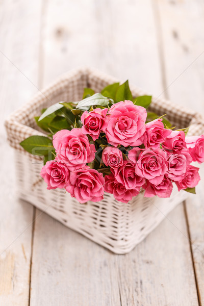 Natureza morta rosa rosas cesta flores Foto stock © grafvision
