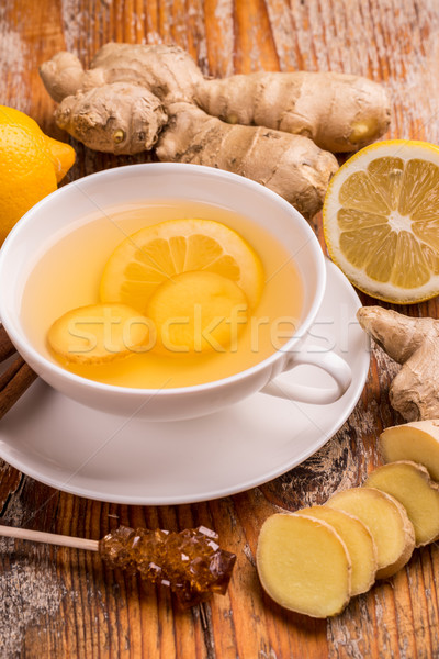 Foto stock: Jengibre · té · blanco · taza · mesa · de · madera · salud