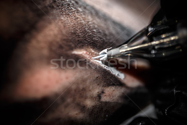Master Tattoo weiß malen Kunden Mann Stock foto © grafvision