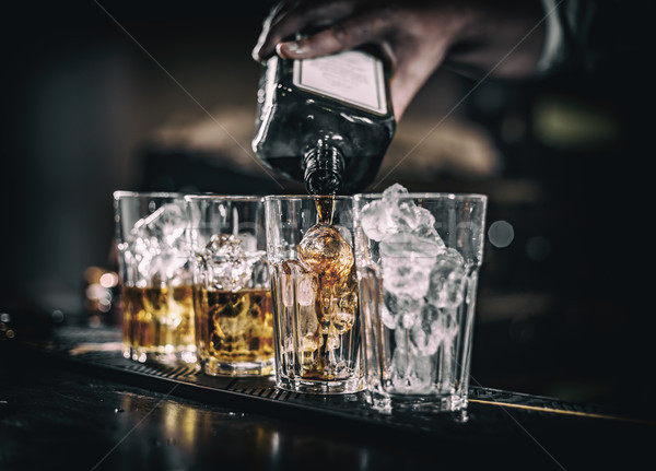Foto stock: Barman · óculos · bar