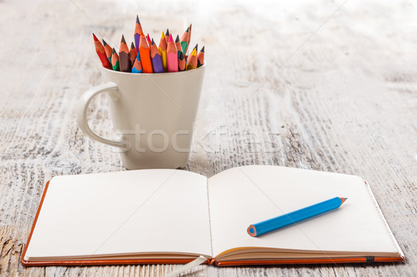 [[stock_photo]]: Coloré · crayons · portable · blanche · tasse · école