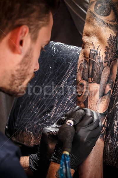 Stock fotó: Profi · tetoválás · művész · fiatal · férfi · festék