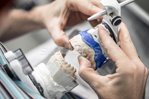 Tandheelkundige technicus werken tand kunstgebit prothese Stockfoto © grafvision