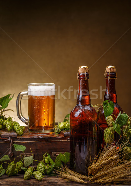 Stock fotó: üveg · üvegek · sör · fa · asztal · zöld · ital