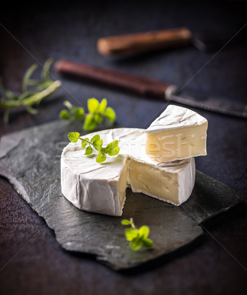 Camembert francuski sztuk serwowane żywności czarny Zdjęcia stock © grafvision