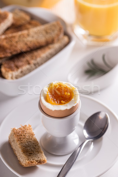 Huevo pasado por agua desayuno brindis pan taza Shell Foto stock © grafvision