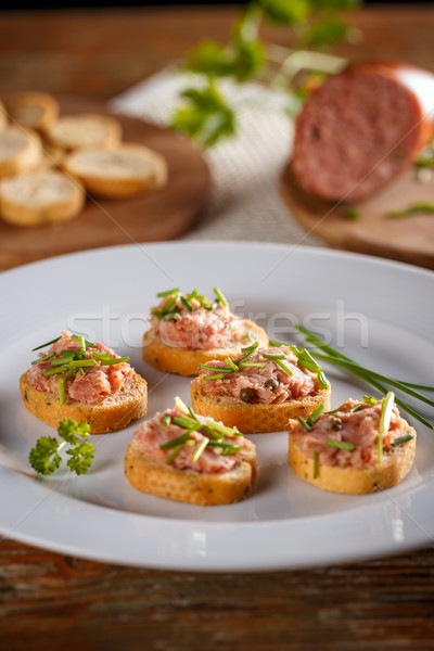 Cimbru afumat cârnat slanina carne de porc pâine Imagine de stoc © grafvision