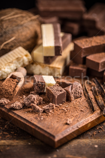 Fatto in casa cioccolato legno tagliere latte candy Foto d'archivio © grafvision