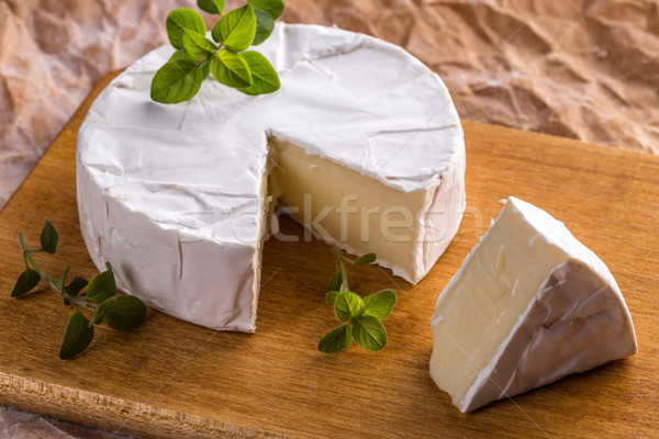 Camembert ser rustykalny żywności tabeli pokładzie Zdjęcia stock © grafvision