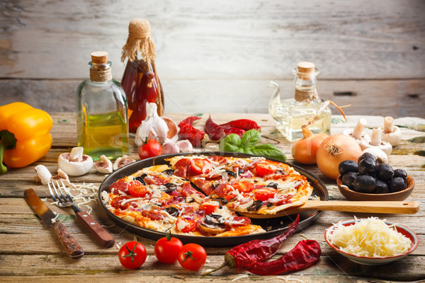 Házi készítésű pizza csendélet friss étel étterem Stock fotó © grafvision
