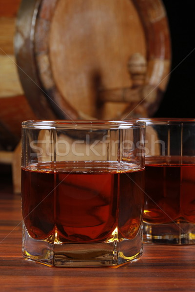 Edad whisky gafas mesa de madera agua vino Foto stock © grafvision