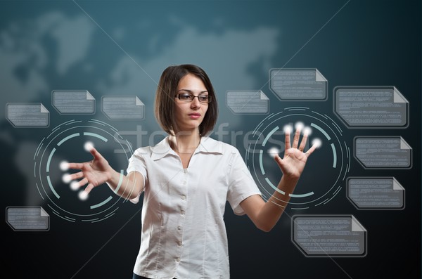 Mujer tocar huellas dactilares escáner virtual interfaz Foto stock © grafvision