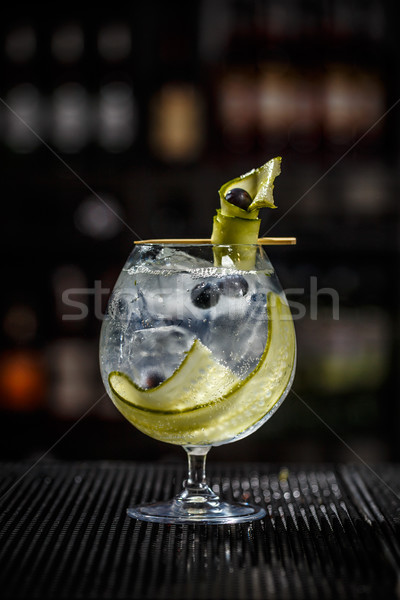 Salatalık kokteyl votka su buz bar Stok fotoğraf © grafvision