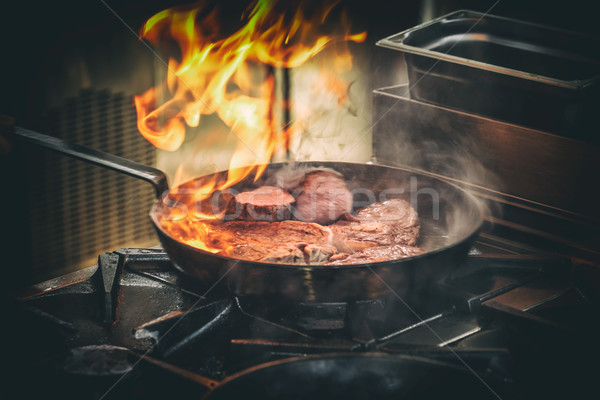 [[stock_photo]]: Boeuf · porc · viande · grillés · steak · poêle