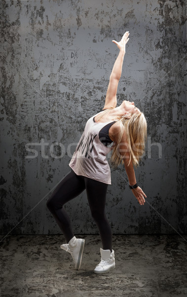 Modern táncos nő fiatal női hideg Stock fotó © grafvision