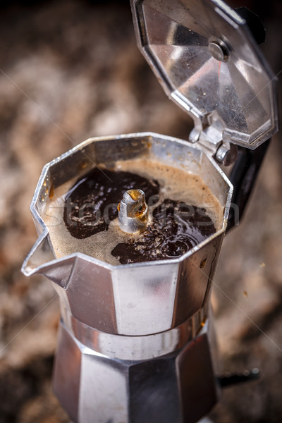 Italienisch traditionellen Kaffeemaschine heißen Kaffee fließend Stock foto © grafvision