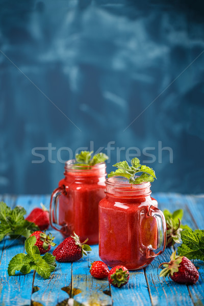 Foto stock: óculos · fresco · morango · azul · folha