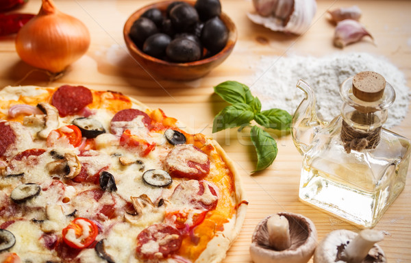 Foto stock: Casero · pizza · naturaleza · muerta · alimentos · mesa · de · oliva