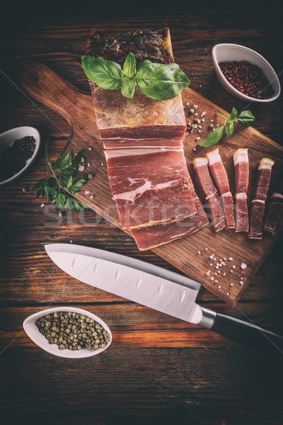 Geschnitten geräuchert Schweinefleisch Fleisch Holz Schneidebrett Stock foto © grafvision
