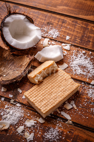 Fehér csokoládé nápolyi fa deszka törött desszert Stock fotó © grafvision